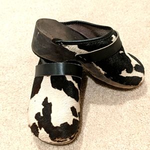 Genuine cowhide clogs